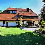 Appartement Elegante Mit Aussenpool Schwarzwald